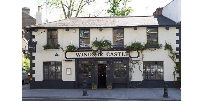 Holland Park - soirée Pub