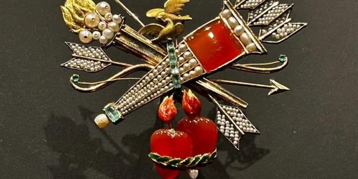 Bijoux : entre contemplations et expertises...