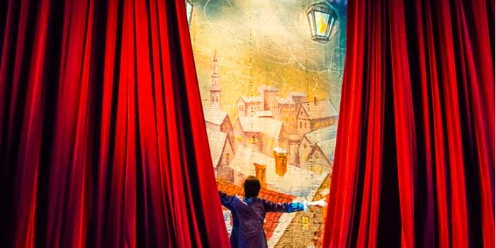 Christmas shows:Origins, history and traditions