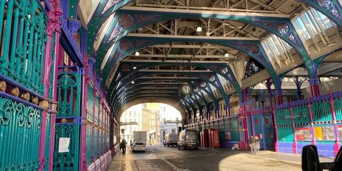 A early morning tour at Smithfield Market, to discover London last meat trading market