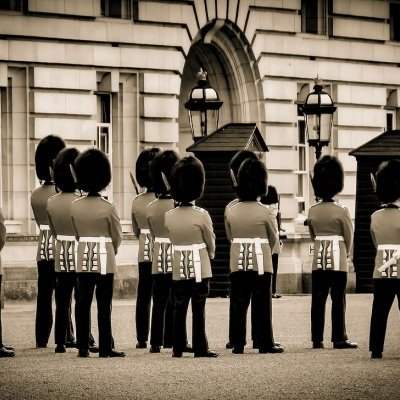 La relève de la garde Changing the guard